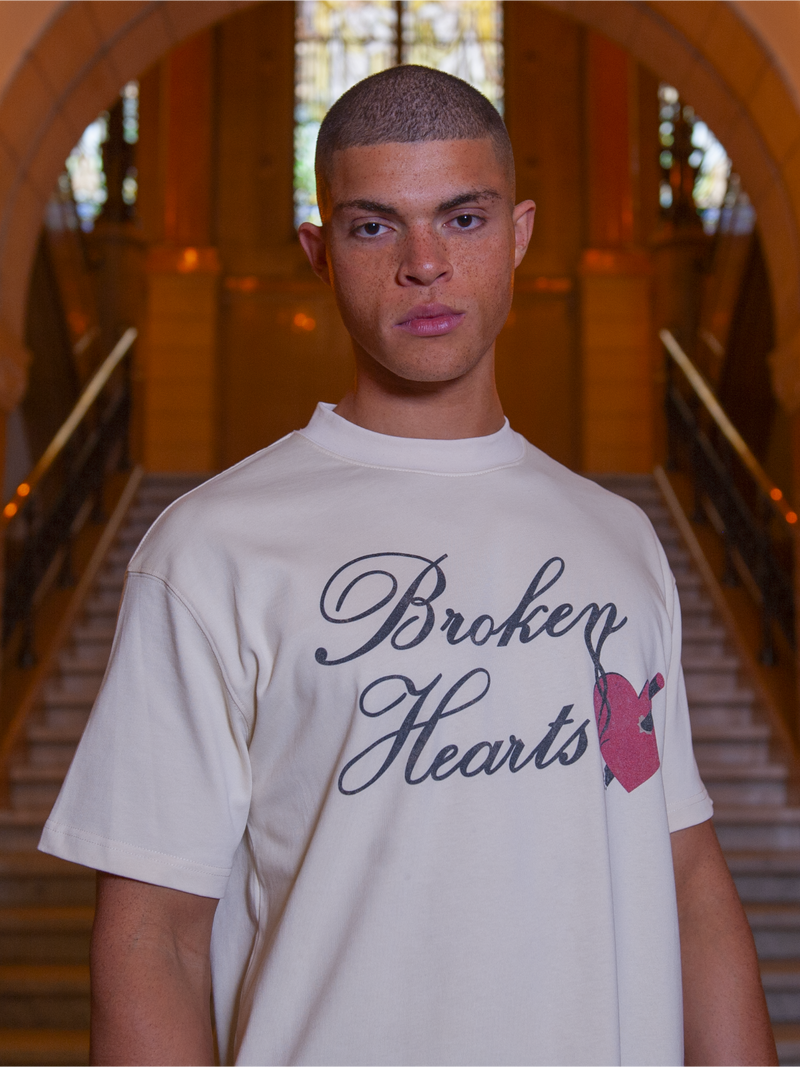 BROKEN HEARTS TEE - BEIGE